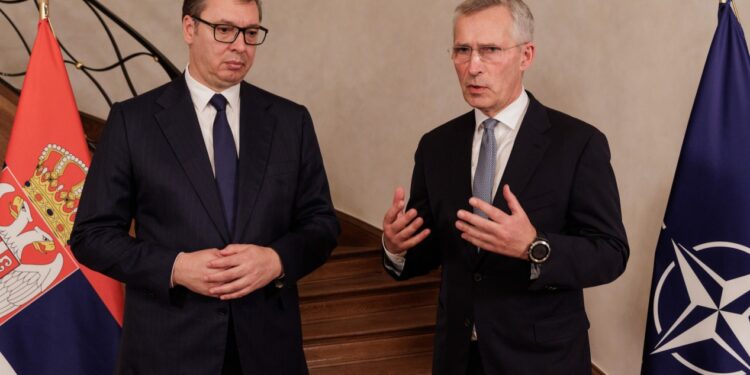 Vučić nu vrea Serbia în NATO