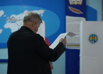 Alegerile prezidențiale din R. Moldova pot avea loc în aceeași zi cu referendumul pro- Europa