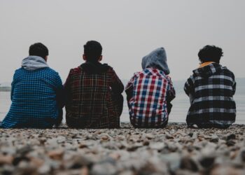 SONDAJ IRES | Tinerii au încredere în universități și NATO