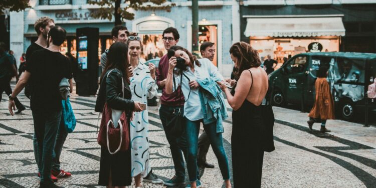 Cum întreții prieteniile peste timp