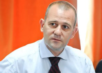 EXCLUSIV | Gen. Dumitru Dumbravă a făcut afaceri cu materiale sanitare în pandemie, exact ca denunțătorul său
