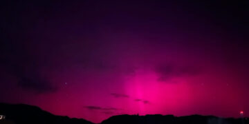 Aurora boreală ar putea fi vizibilă în România și sâmbătă noaptea