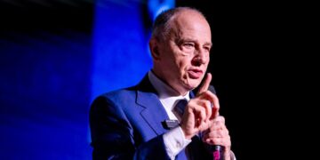 Mircea Geoană: „preşedintele României trebuie să fie deasupra partidelor”