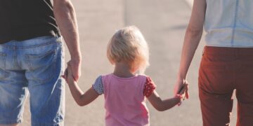 Ce legătură este între dezvoltarea personală a părinților și educația copiilor