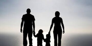 Cum ne educăm copiii zi cu zi. Reușim doar să-i însoțim în propria lor viață