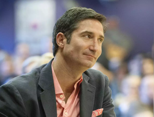 Noul CEO al Starbucks nu va avea o viață ușoară. Tranziția de la mâncare mexicană la cafea