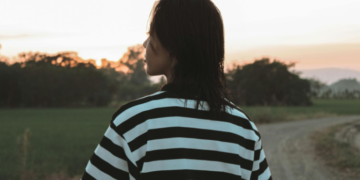 Tricoul cu dungi – un item pentru ținute relaxate