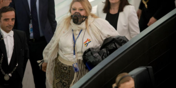 De ce cazul Șoșoacă nu este similar cu cele din R. Moldova. Confuzii în opinia publică din România