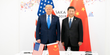 Trump amână cu o lună intrarea în vigoare a taxelor vamale pentru Mexic și Canada