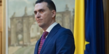 Generalul Zisu l-a angajat pe fiul unor procurori DNA să-i supervizeze achiziţiile publice / Alin Alexandru este în prezent director la Inspecția Judiciară