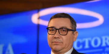 Victor Ponta, suveranistul Sistemului? Cariera prezidențiabilului a fost presărată cu scandaluri legate de serviciile secrete | ANALIZĂ