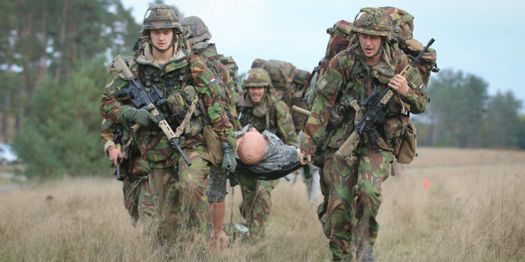 Uniunea Europeană își consolidează apărarea. Bruxelles-ul strânge relația cu Londra