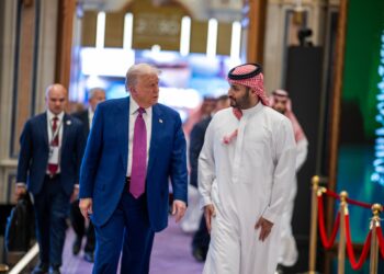 Mizele turneului lui Donald Trump în Orientul Mijlociu: contracte, contracte, contracte