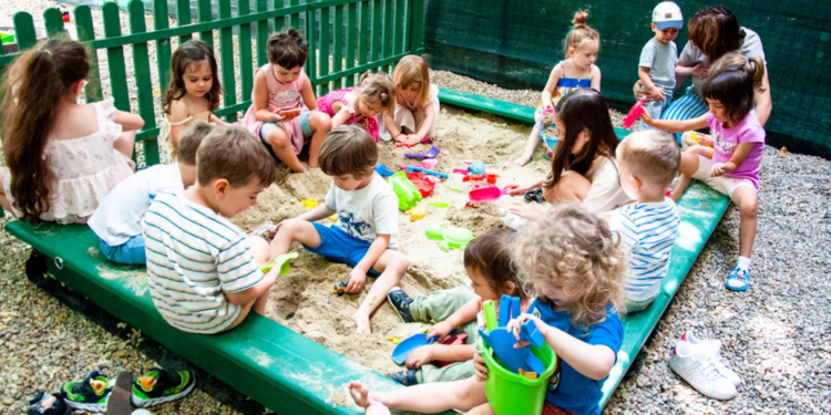 Încep înscrierile la creșă și grădiniță! De ce educația timpurie face diferența