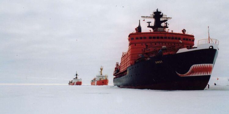 China începe să folosească tot mai mult ruta arctică pentru transportul maritim către Europa