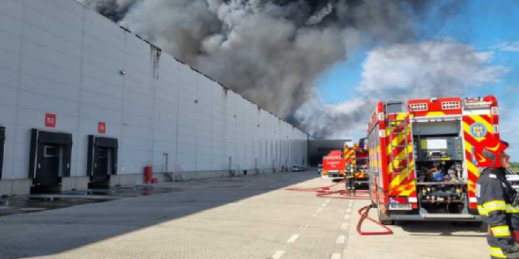 Incendiu la o unitate militară a MAI din București. Autoritățile exclud ipoteza unui sabotaj