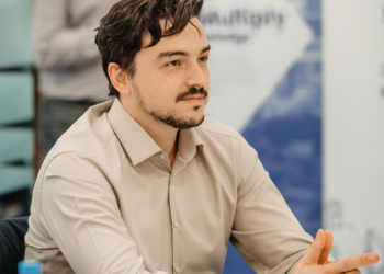 ROMÂNIA PROFUNDĂ | Baia de Fier, locul unde oamenii au ieșit în stradă pentru apă. Un milion de euro aruncați pe apa Sâmbetei