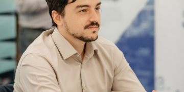 ROMÂNIA PROFUNDĂ | Baia de Fier, locul unde oamenii au ieșit în stradă pentru apă. Un milion de euro aruncați pe apa Sâmbetei
