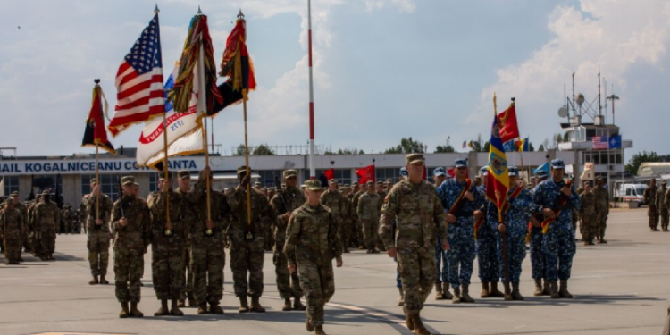 „SUA vor retrage un batalion de militari din România” (Kyiv Post). UPDATE: MApN confirmă retragerea parțială a trupelor