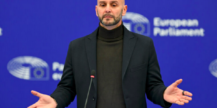 ECR: „În privința Ucrainei, Europa să colaboreze strâns cu administrația americană”