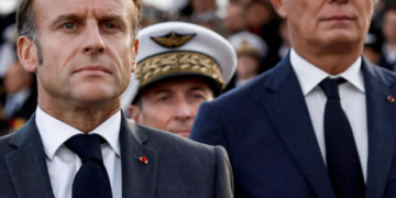 Edouard Philippe, aliatul lui Macron, blochează bugetul pe 2026 pentru a se profila prezidențiabil împotriva extremei drepte