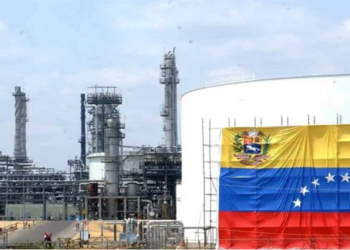 Venezuela – ascensiunea și decăderea unui petro-stat. Cum poate cădea o țară în curs de dezvoltare în capcana bogăției de resurse naturale | ANALIZĂ