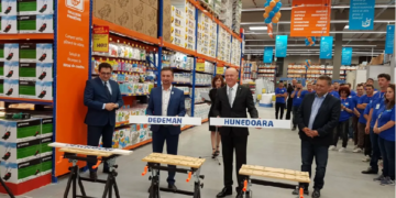 Dedeman- drumul de la o firmă dintr-o zonă săracă a țării, la compania care cumpără Carrefour România