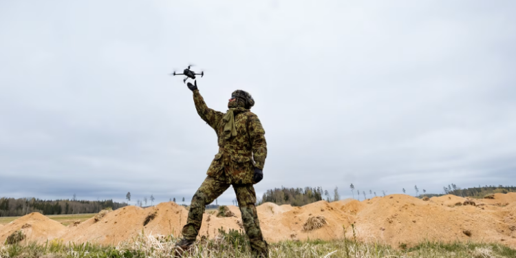 10 operatori ucraineni de drone au „anihilat” 17 blindate NATO și au „lovit” alte 30 ținte. Comandant NATO: „Suntem terminați!”