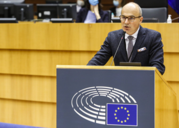 „Despre ce descurajare nucleară vorbim, când Franța are 300 de focoase nucleare, iar Rusia 5.500?”