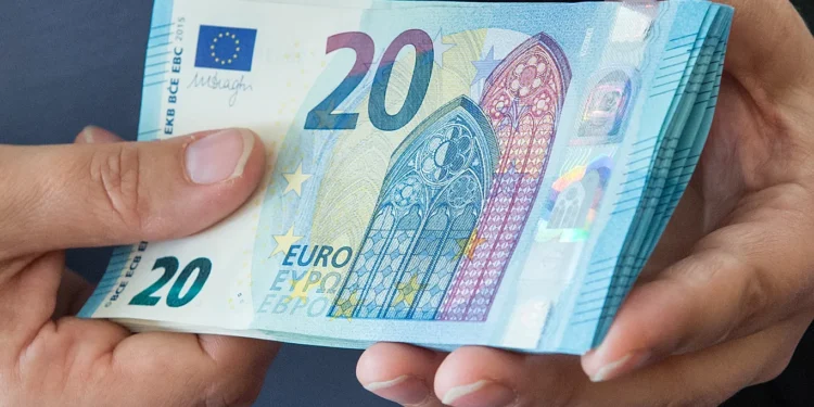 Bulgaria face rocada cu Grecia în coada clasamentului PIB per capita. România caută echilibrul între creștere și supraviețuire fiscală