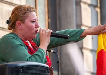 Parlamentul European i-a ridicat imunitatea Dianei Șoșoacă. Ea va fi urmărită penal pentru antisemitism, legionarism și amenințări la adresa polițiștilor