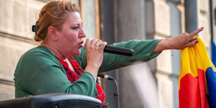 Parlamentul European i-a ridicat imunitatea Dianei Șoșoacă. Ea va fi urmărită penal pentru antisemitism, legionarism și amenințări la adresa polițiștilor