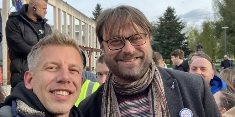 Peter Magyar (Tisza) și István Kátai (RMEP)