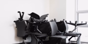 Am intrat în era concedierilor globale? 2026 – anul în care corporațiile recurg la concedieri masive