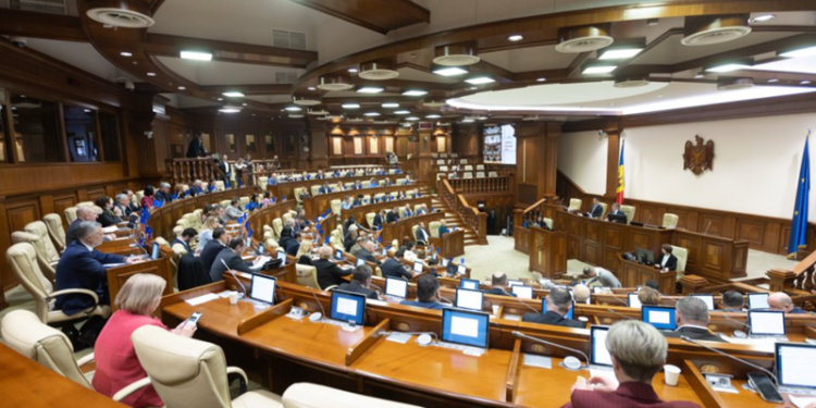 R. Moldova interzice traseismul politic. România rămâne în urmă