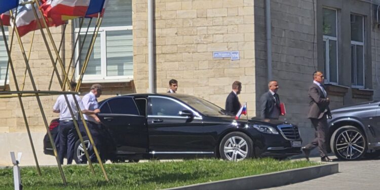 Ambasadorul Rusiei la Chișinău a efectuat o vizită neanunțată în Găgăuzia. Moscova vrea să blocheze un compromis electoral între Chișinău și Comrat