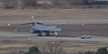 SUA vor reduce semnificativ avioanele de luptă și vor elimina complet submarinele din contribuția la NATO. Ce înseamnă aceasta pentru apărarea Europei