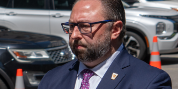 Un apropiat al lui Trump a venit la București să promoveze importul de gaze lichefiate din SUA