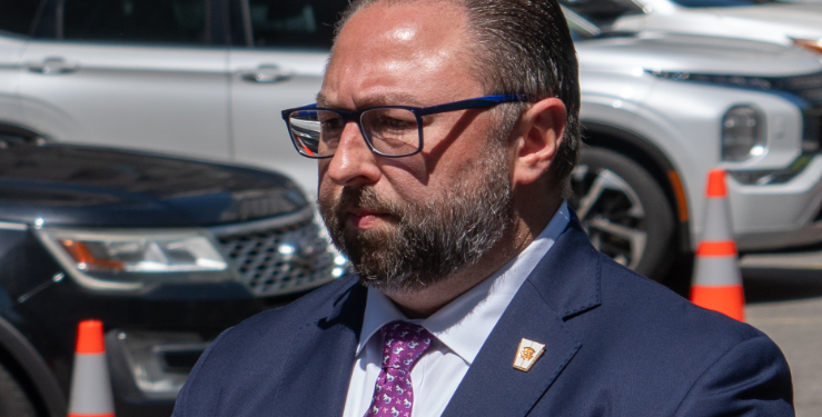 Un apropiat al lui Trump a venit la București să promoveze importul de gaze lichefiate din SUA