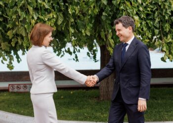 Scriitorii din România și R. Moldova solicită introducerea temei reunificării pe agenda publică