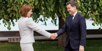 Scriitorii din România și R. Moldova solicită introducerea temei reunificării pe agenda publică