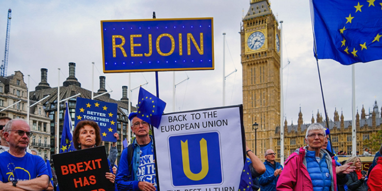 10 ANI DE BREXIT: Marea Britanie s-ar putea întoarce în UE pe un drum mai lung și mai dificil