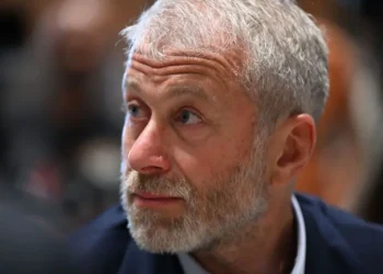 Oligarhul cu „inima bună”. Cum a ajuns Roman Abramovic, patronul lui Chelsea, mediator secret între Kiev și Kremlin