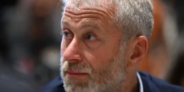 Oligarhul cu „inima bună”. Cum a ajuns Roman Abramovic, patronul lui Chelsea, mediator secret între Kiev și Kremlin