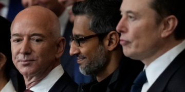 Jeff Bezos intră în competiția cu Elon Musk în Africa: Amazon vs. Starlink/ China va moderniza principalului aeroport al Africii de Est/ Kenya crește producția de vehicule electrice