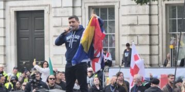 Românii din Marea Britanie, care au votat AUR sau SOS, suferă de pe urma valului extremist pe care l-au hrănit