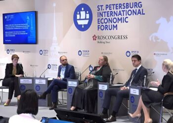 Cozile de topor ale Rusiei în Europa de Est au urcat pe aceeași scenă. Diana Șoșoacă și Marina Tauber, la Forumul Economic de la Sankt Petersburg